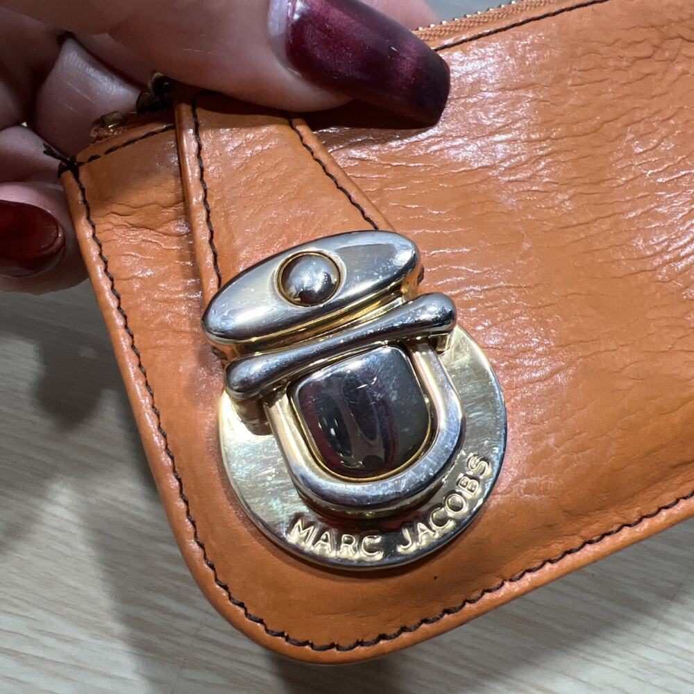 Vintage Marc Jacob’s Small Orange Leather Coin Purse Key Holder - Picture 4 of 8